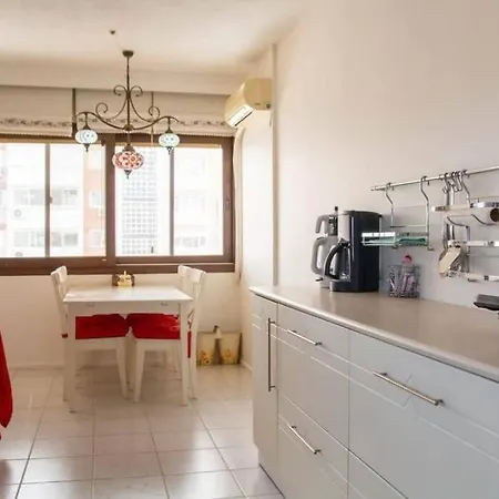 Flat With Centrally Location - Near The Attractions In Karsiyaka *